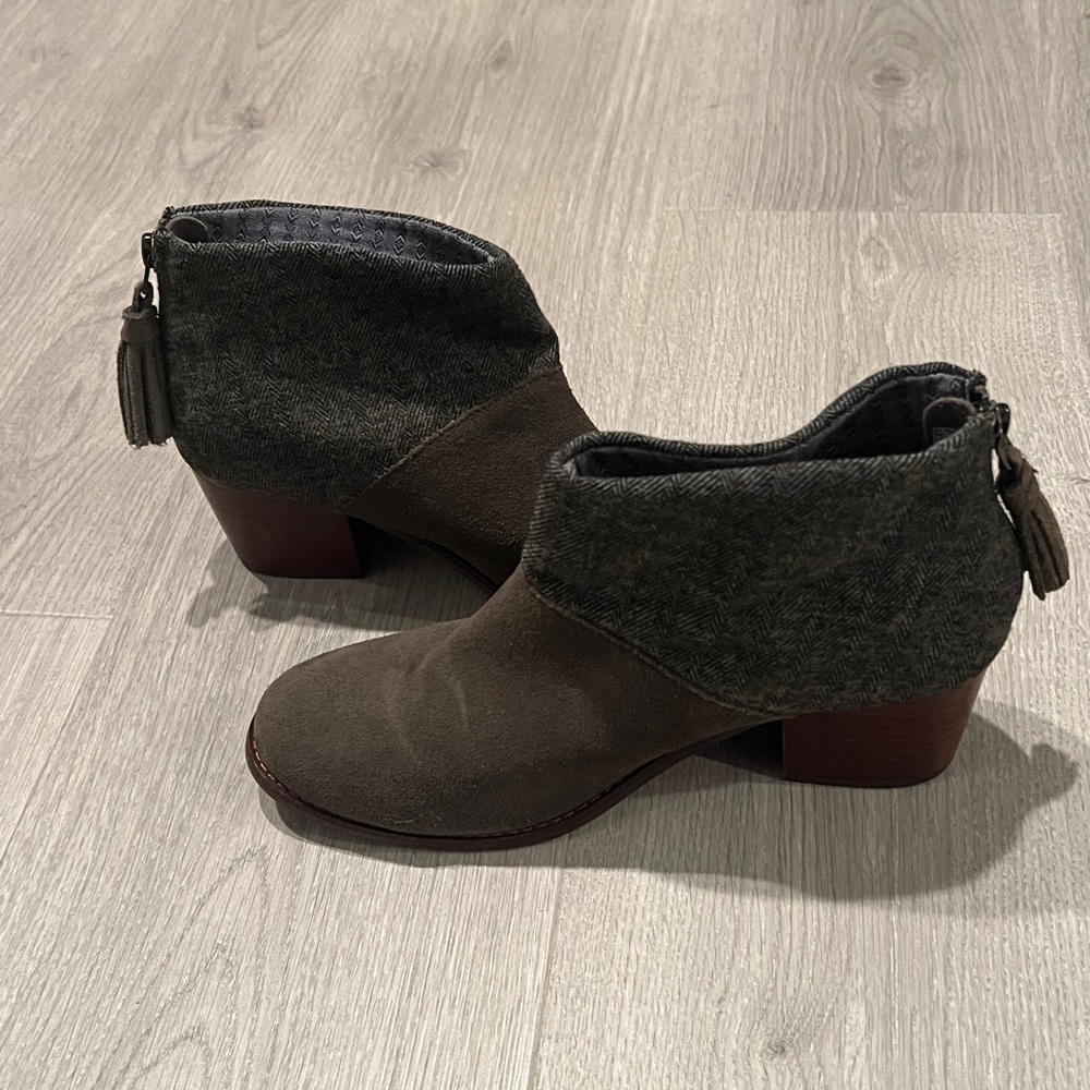 Toms Green/Grey Suede and Fabric Ankle Boots